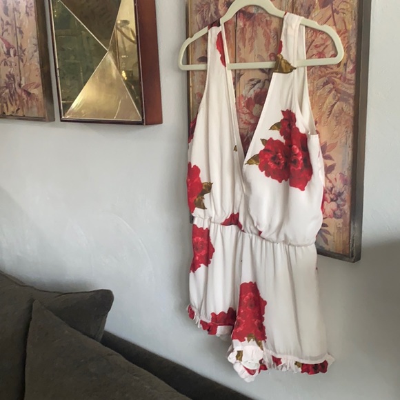 REVOLVE WINSTON WHITE BRAND BODYCON RED FLORAL RUFFLE DEEP V BOHO ROMPER S - Picture 15 of 15